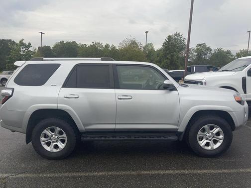 2022 Toyota 4Runner SR5