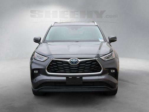 Magnetic Gray Metallic 2024 Toyota Highlander Hybrid Limited