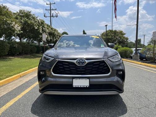 2023 Toyota Highlander Hybrid Platinum