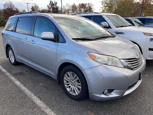 2015 Toyota Sienna XLE Premium