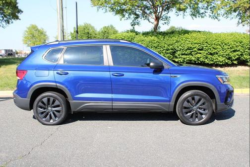 Blue Metallic 2022 Volkswagen Taos 1.5T S