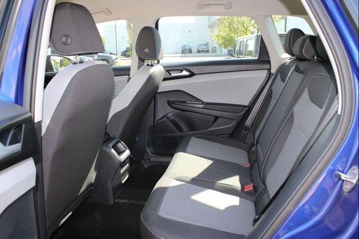 Blue Metallic 2022 Volkswagen Taos 1.5T S