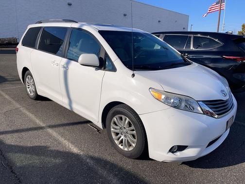 2013 Toyota Sienna XLE