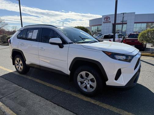 2020 Toyota RAV4 LE