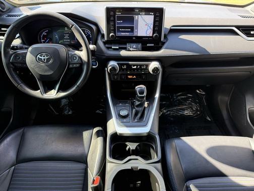 2020 Toyota RAV4 Hybrid SE