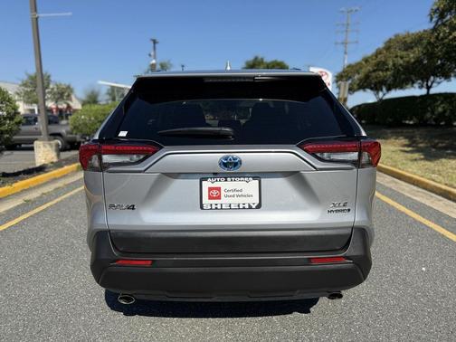 2024 Toyota RAV4 Hybrid XLE
