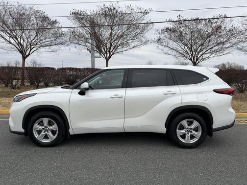 2021 Toyota Highlander LE