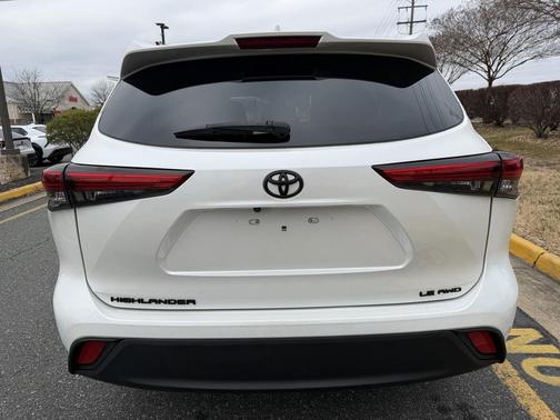 2021 Toyota Highlander LE