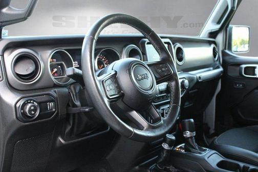 Silver Zynith Clearcoat 2023 Jeep Gladiator Sport