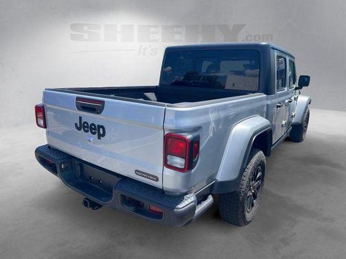 Silver Zynith Clearcoat 2023 Jeep Gladiator Sport