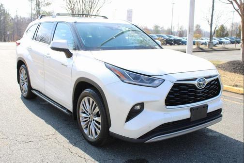 2021 Toyota Highlander Hybrid Platinum
