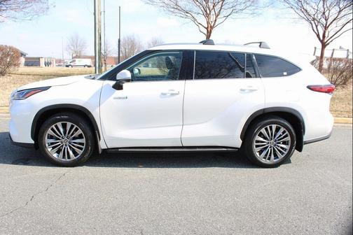 2021 Toyota Highlander Hybrid Platinum
