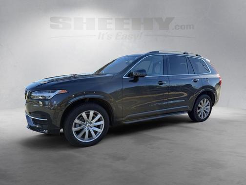 2017 Volvo XC90 T6 Momentum