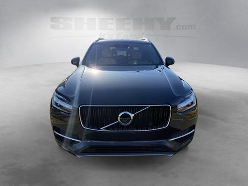 2017 Volvo XC90 T6 Momentum