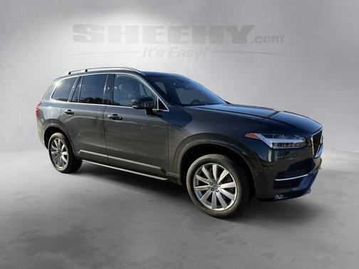 2017 Volvo XC90 T6 Momentum