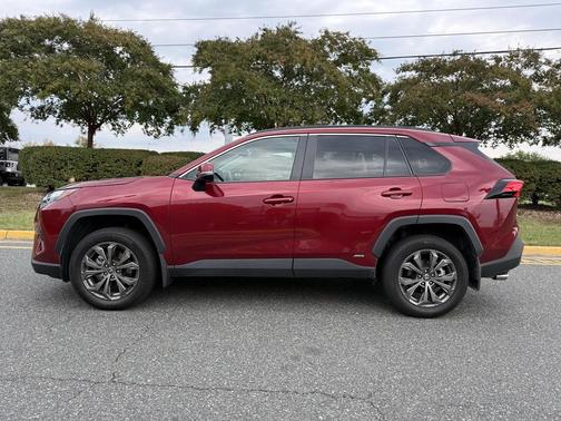 2024 Toyota RAV4 Hybrid XLE Premium