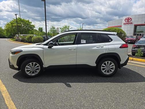 2025 Toyota Corolla Cross LE