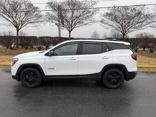 2023 GMC Terrain AT4