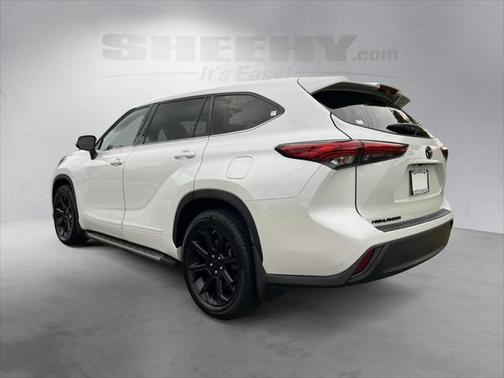 2022 Toyota Highlander L