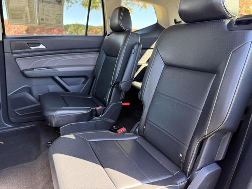 2022 Volkswagen Atlas 2.0T SE w/Technology 4MOTION