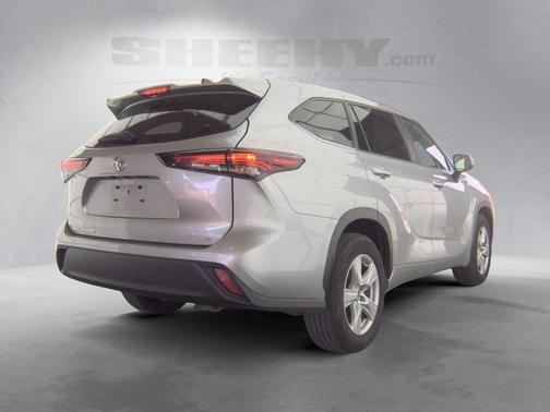 2024 Toyota Highlander LE