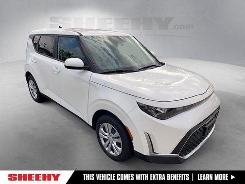 Snow White Pearl 2025 Kia Soul LX