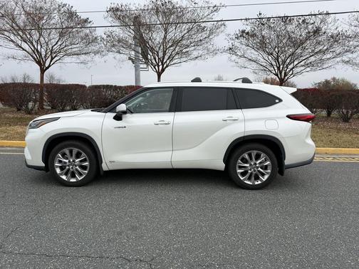 2021 Toyota Highlander Hybrid Limited