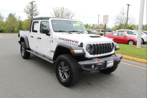 Bright White Clearcoat 2024 Jeep Gladiator Mojave