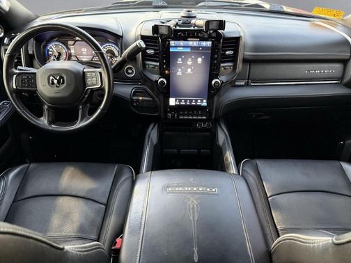 2022 RAM 3500 Limited Crew Cab 4x4 8' Box