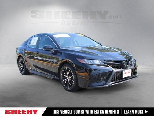 Midnight Black Metallic 2024 Toyota Camry SE