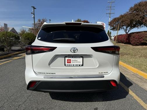 2024 Toyota Highlander XLE