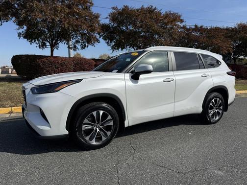 2024 Toyota Highlander XLE