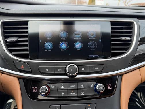 2017 Buick LaCrosse Essence