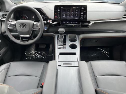 2021 Toyota Sienna XSE 7 Passenger
