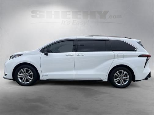 2021 Toyota Sienna XSE 7 Passenger