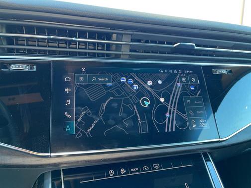 2023 Audi Q8 55 Premium Plus