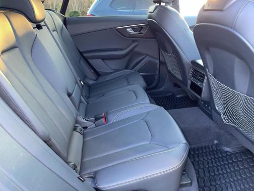 2023 Audi Q8 55 Premium Plus