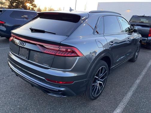2023 Audi Q8 55 Premium Plus