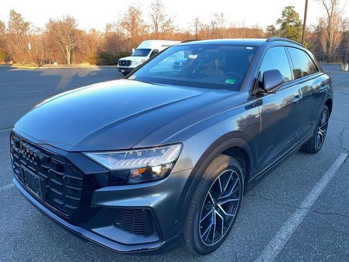 2023 Audi Q8 55 Premium Plus