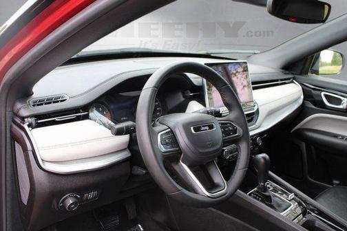 Red Hot Pearlcoat 2025 Jeep Compass Limited