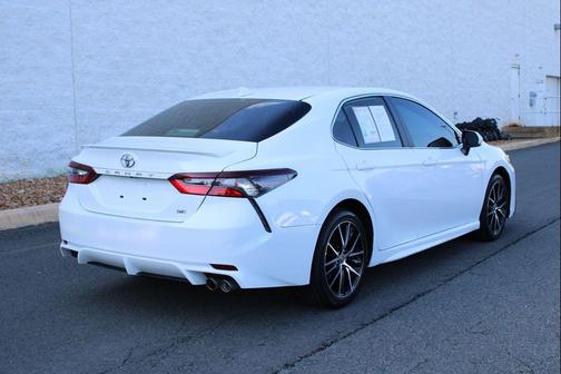 Ice 2024 Toyota Camry SE