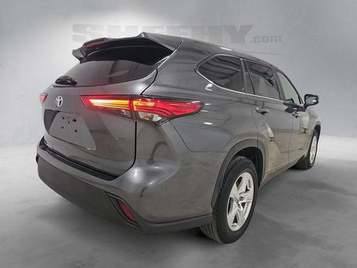 Magnetic Gray Metallic 2023 Toyota Highlander L