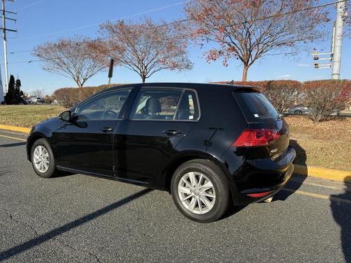 2016 Volkswagen Golf TSI S 4-Door
