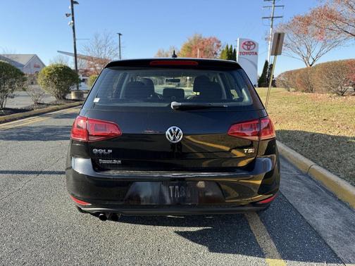 2016 Volkswagen Golf TSI S 4-Door