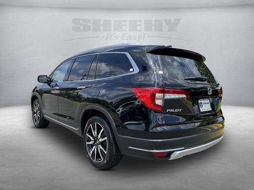2022 Honda Pilot Touring 8-Passenger
