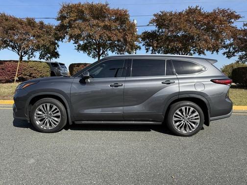 2023 Toyota Highlander Platinum
