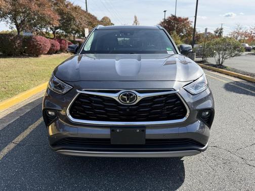 2023 Toyota Highlander Platinum