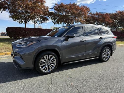 2023 Toyota Highlander Platinum