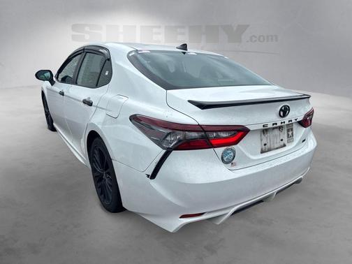 Super White 2021 Toyota Camry SE