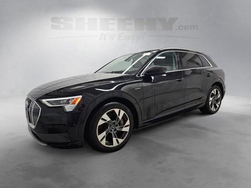 2022 Audi e-tron Premium Plus